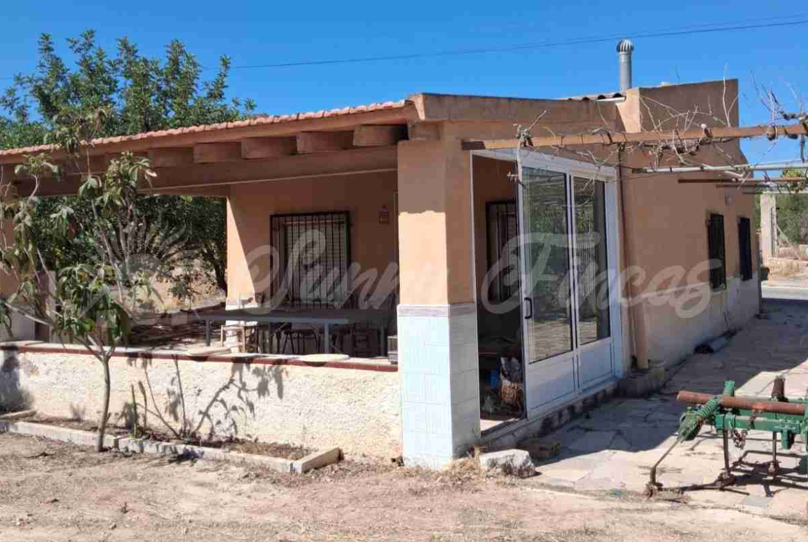 Bargain country house to reform