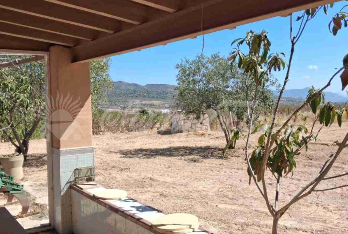 Bargain country house to reform