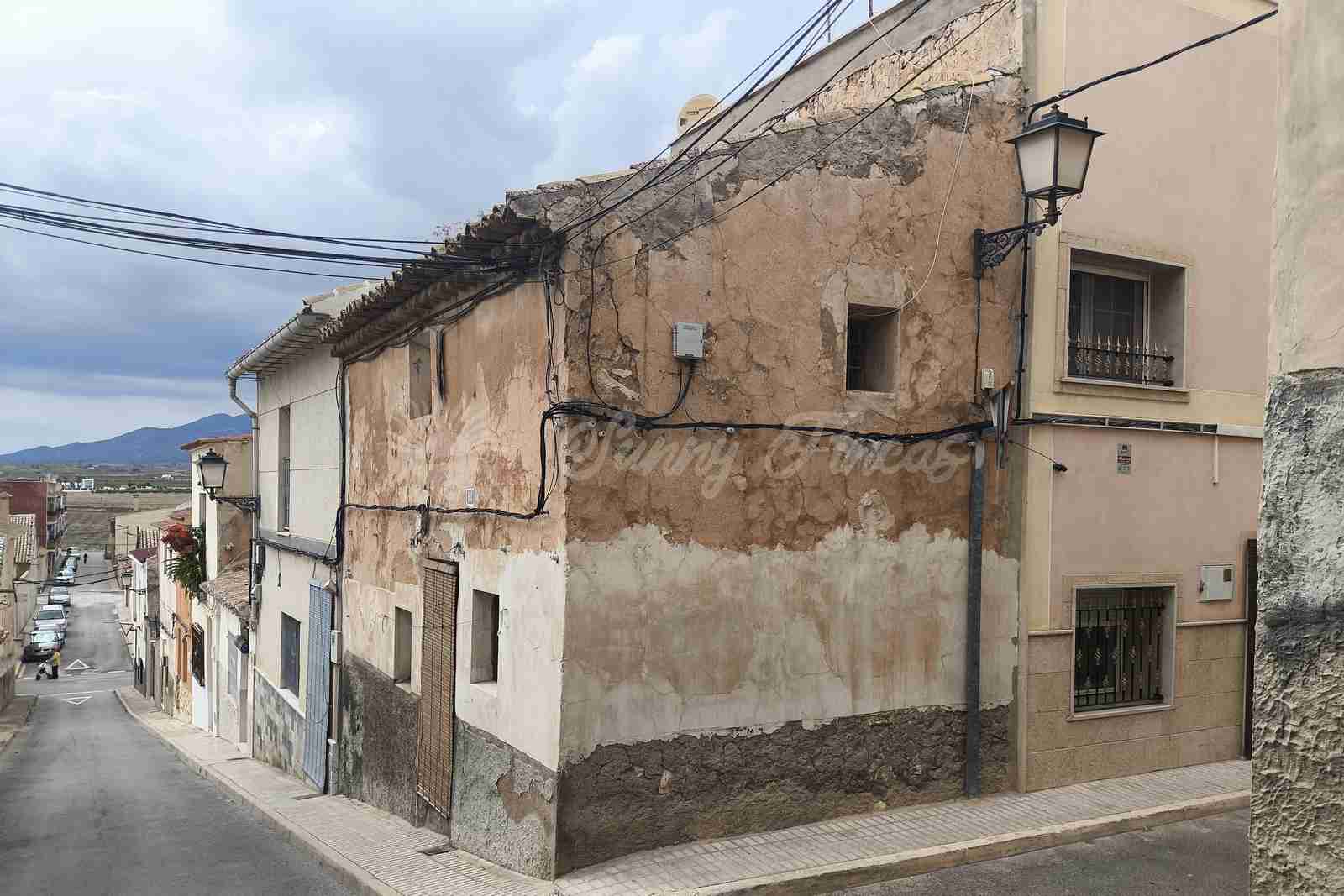 SF0596 WEB 02 Cheap Townhouse to reform in Pinoso