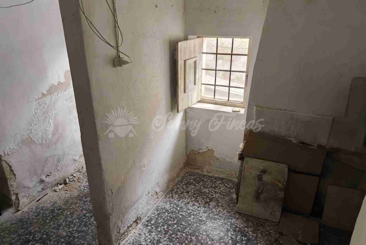 Cheap Townhouse to reform in Pinoso