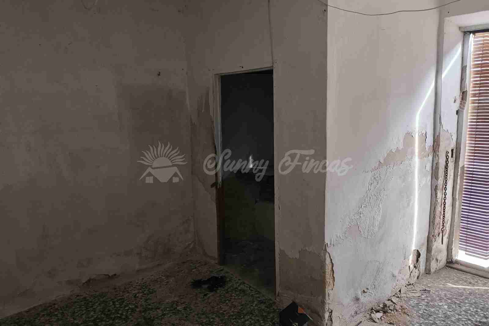 SF0596 WEB 05 Cheap Townhouse to reform in Pinoso
