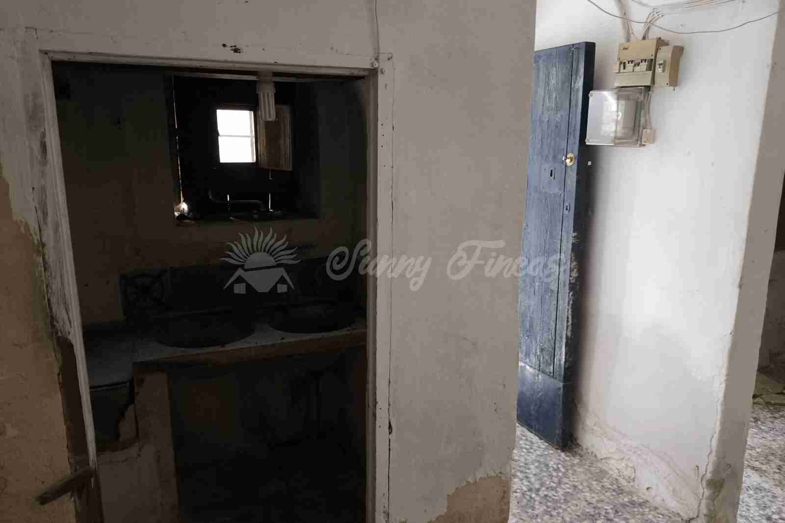SF0596 WEB 06 Cheap Townhouse to reform in Pinoso