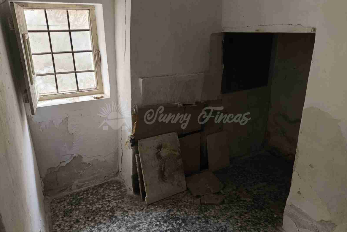 Cheap Townhouse to reform in Pinoso