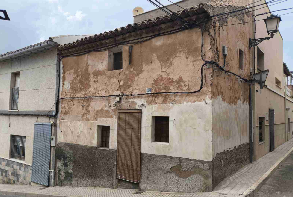 Cheap Townhouse to reform in Pinoso